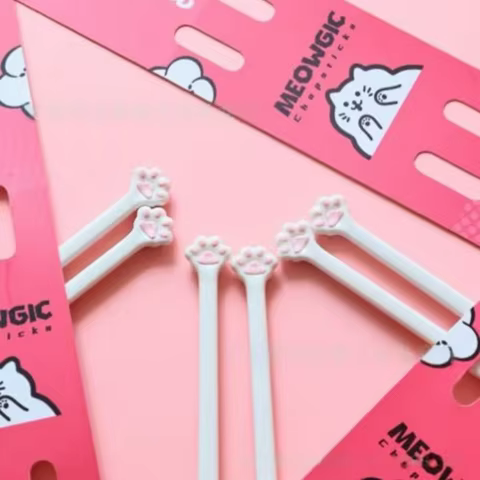 New Cat Paw Chopsticks For Baby Kids Beginner Practical Chopstick Easy Use Learning Training Helper Dishe Dinner Kitchen Tool 8 best sales cat sushi - №4
