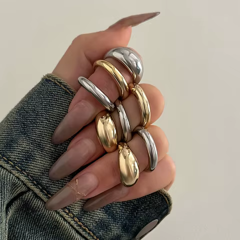 8 Pcs Chunky Open Smooth Surface Rings Set for Women Trendy Gold Color and Silver Color Mixed Finger Rings Accessories Fashion 12 best sales chunky gold rings - №3