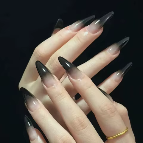 8 best sales black stiletto nails - №6