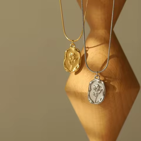 2023 Vintage Fashion Simple Geometric Rose Pendant Necklace For Women Female Boho Gold-plate Snake Chain Choker Jewelry Gift 8 best sales earthy jewelry - №5