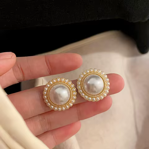 8 best sales cc pearl earrings - №4