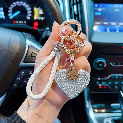 Clay diamond full diamond love key chain studded leather rope cross-border heart-shaped car key chain female exquisite pendant. 10 best sales diamond key chain - №4